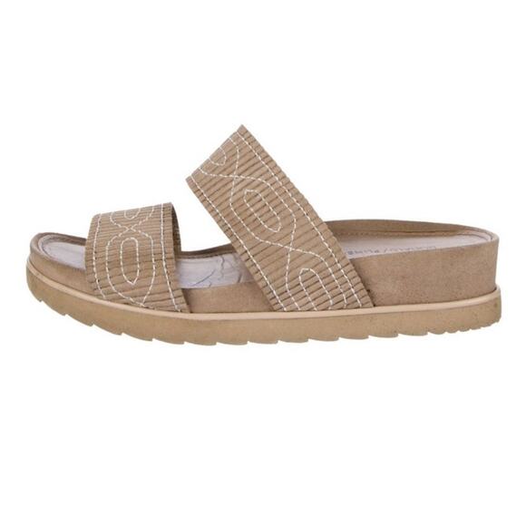 Donald Pliner Neutral Color Slides Size 10 - Picture 2 of 5